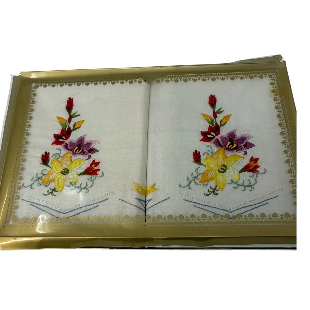 Vintage Embroidered Pillowcases Pair Floral NOS Original Box 27.5x16